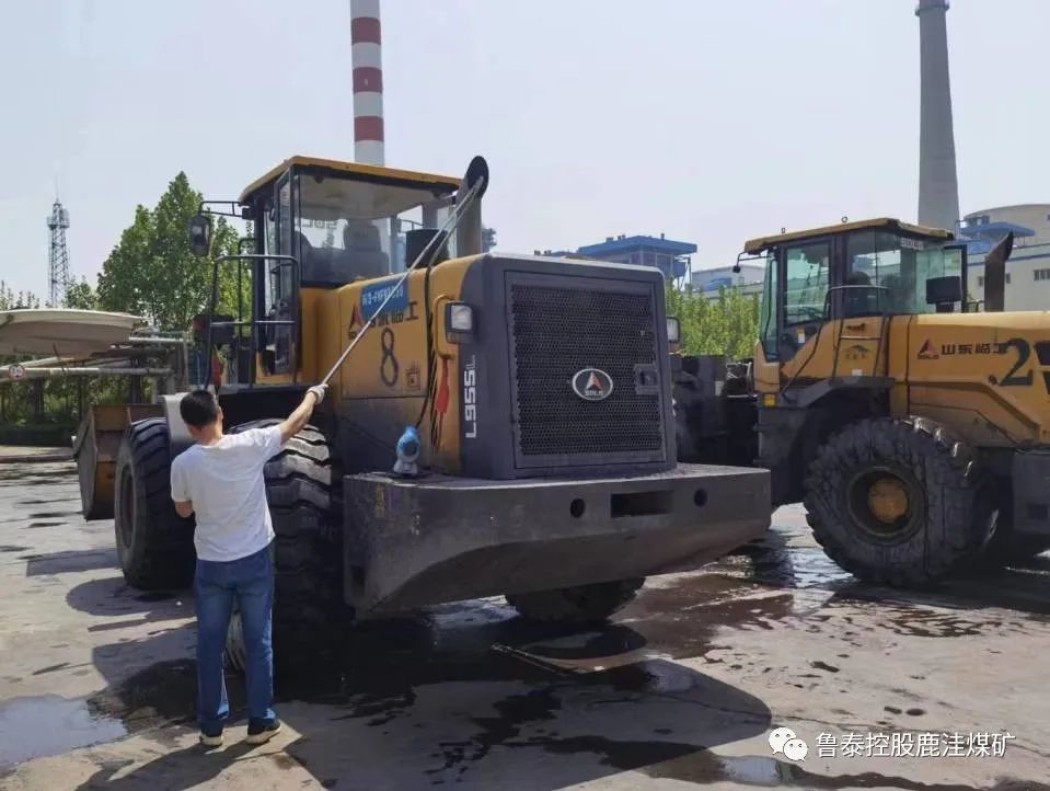 【圖片新聞】鹿洼煤礦完成非道路移動機械尾氣排放監(jiān)測工作