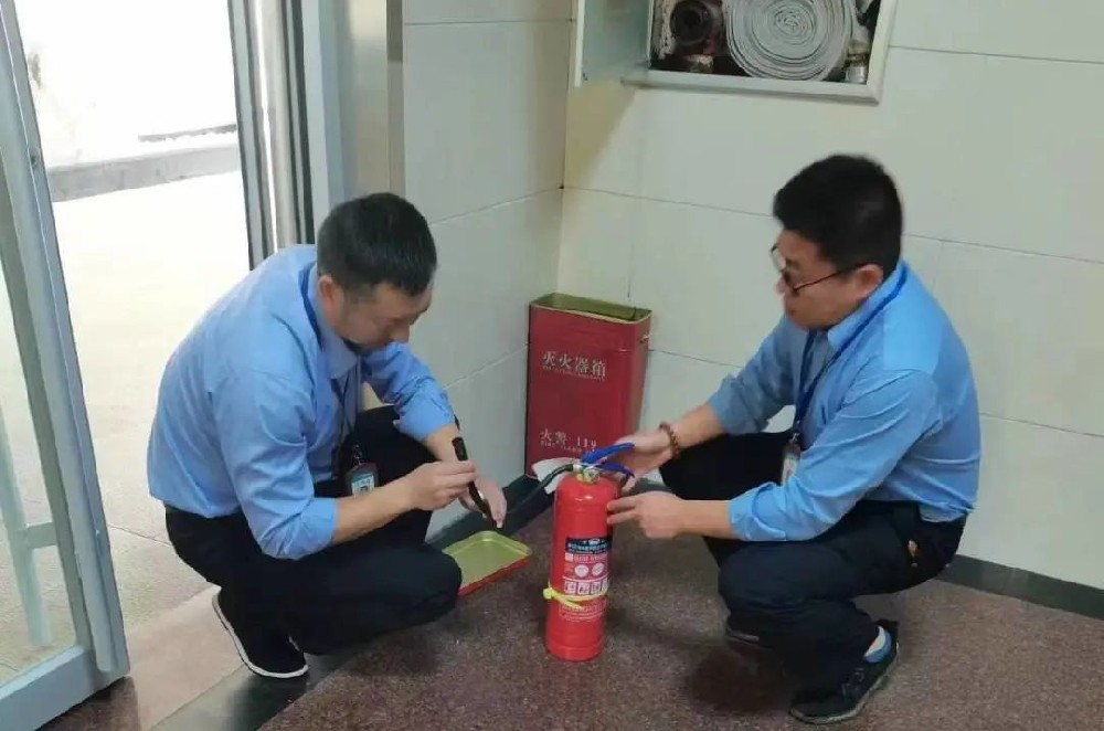 【圖片新聞】后勤服務(wù)中心團(tuán)支部學(xué)習(xí)貫徹集團(tuán)公司四季度會(huì)議精神